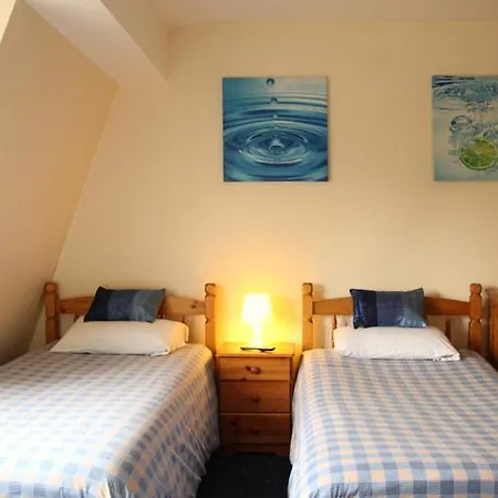 Whitehouse Guestrooms מלון בריסטול